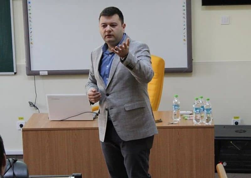 Fratele lui Vlad Ghizdovăț a făcut din contractele cu Ateneul 75% din veniturile anuale pe care le are firma sa