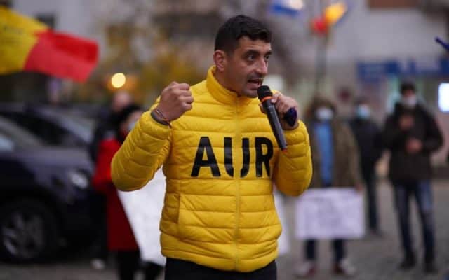 Poliția i-a deschis un dosar penal lui George Simion, acuzat că ar fi condus joi noaptea cu permisul suspendat