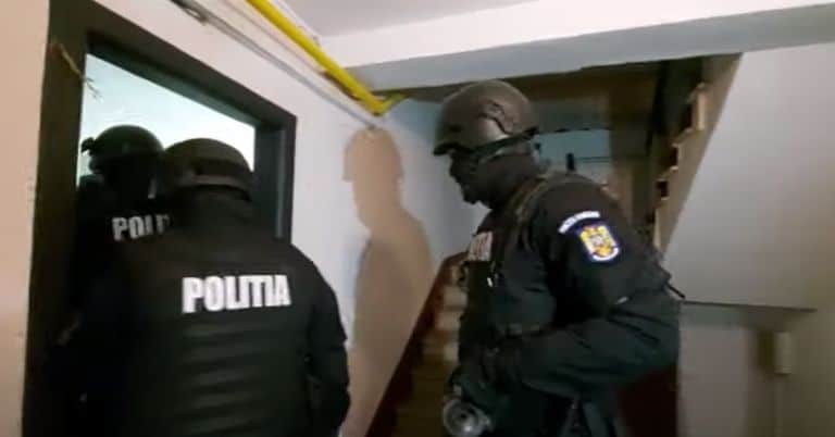 percheziții la 64 de domicilii în județele Mehedinți, Dolj și Caraș-Severin. Foto: Captură Video Poliția Română