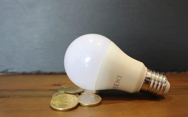 Delgaz, învinsă în instanță. Un cuplu de ieșeni a desființat o ofertă cu prețuri exorbitante pentru racordarea la electricitate | Ziarul de Iași