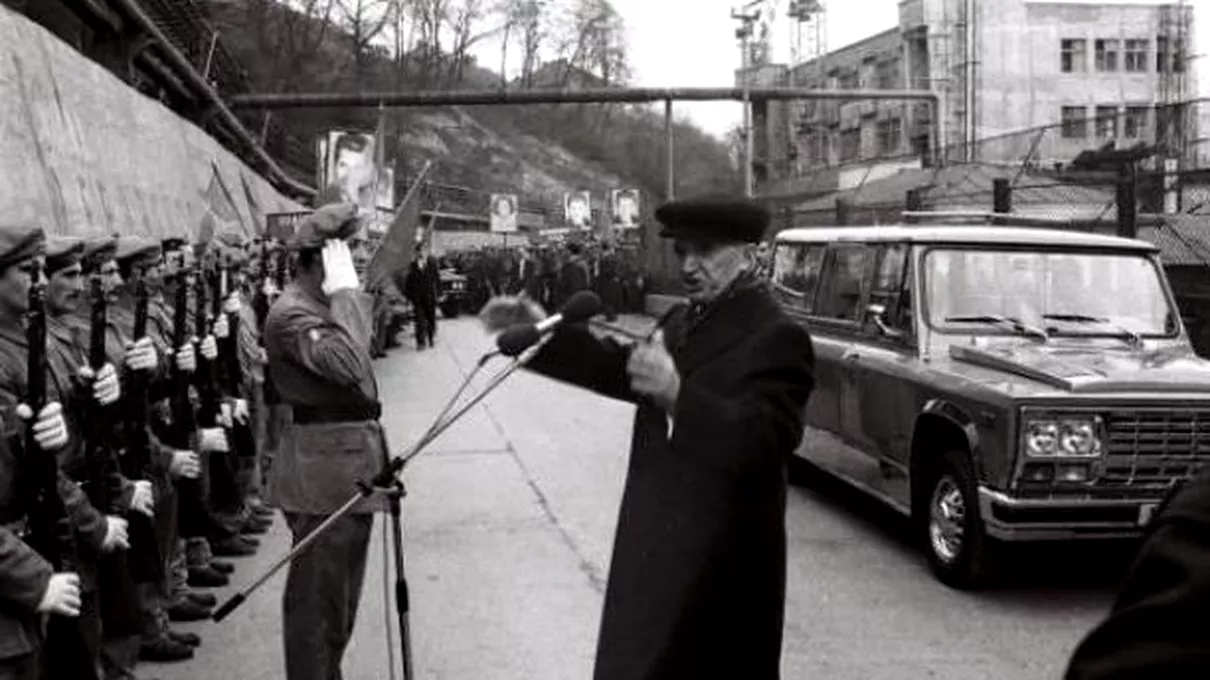 Ceaușescu la ARO Foto: Fanatik.ro