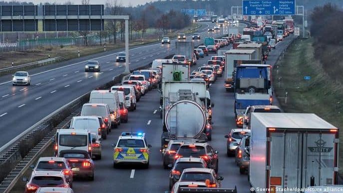 Trafic aglomerat pe o autostradă din Germania Foto: preluare DW