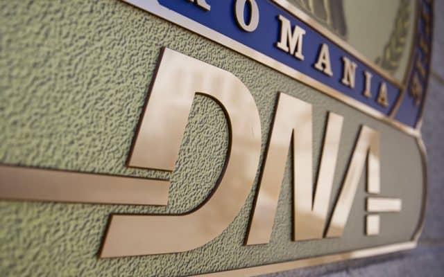 Șeful secției Chirurgie de la Spitalul Militar, acuzat de DNA că lua bani și bijuterii pentru operații și examene de specialitate