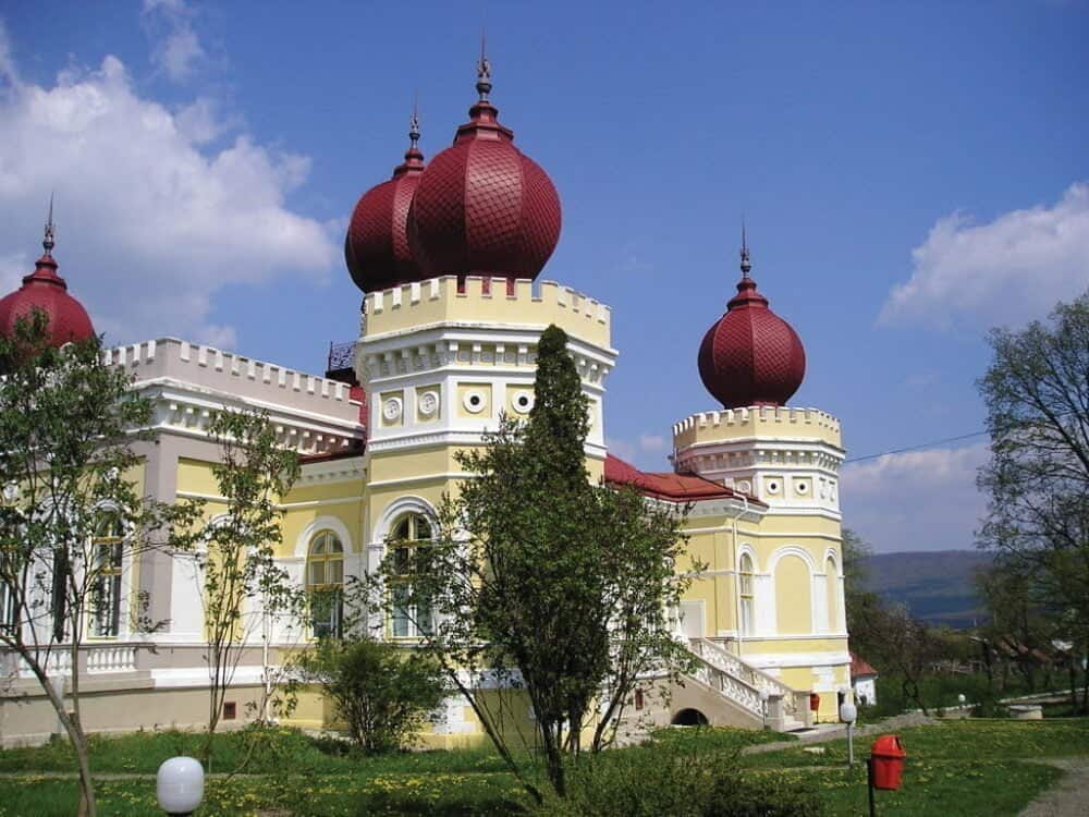 Castelul contelui Bethlen de la Arcalia, restaurat cu bani europeni. Foto: https://news.ubbcluj.ro/