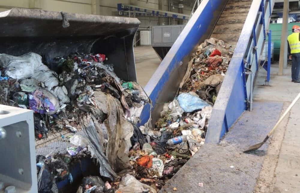 Uriaşele fonduri UE pentru managementul deşeurilor, cheltuite degeaba dacă nu învăţăm să reciclăm