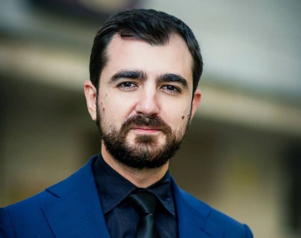 16 salarii anuale pentru salariații ASF, arată Claudiu Năsui. Sursa foto: Facebook / Claudiu Năsui