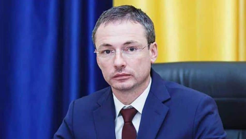 Prin semnătura sa, Harabagiu „a îndeplinit un act prin care s-a obţinut un folos patrimonial pentru afinii săi de gradul I”