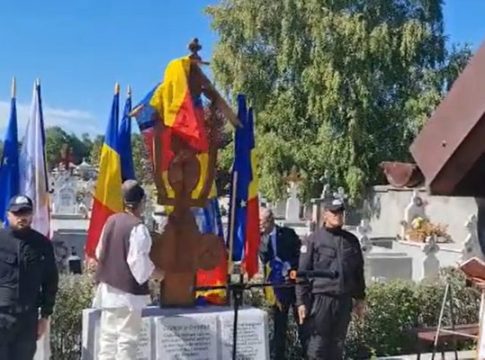 ICCMMER solicită îndepărtarea monumentului dedicat „eroilor” fostei Securități ridicat în Pitești