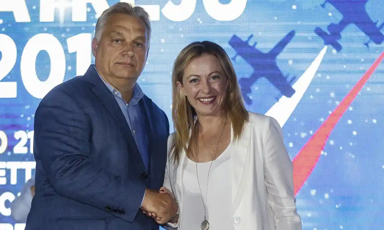 Italia riscă să își piardă poziția de prim rang alături de Franța, Germania și Spania, cu Giorgia Meloni premier, devenind cel de-al doilea copil rău al Uniunii Europene, lângă Ungaria. Foto: Fabio Frustaci/EPA