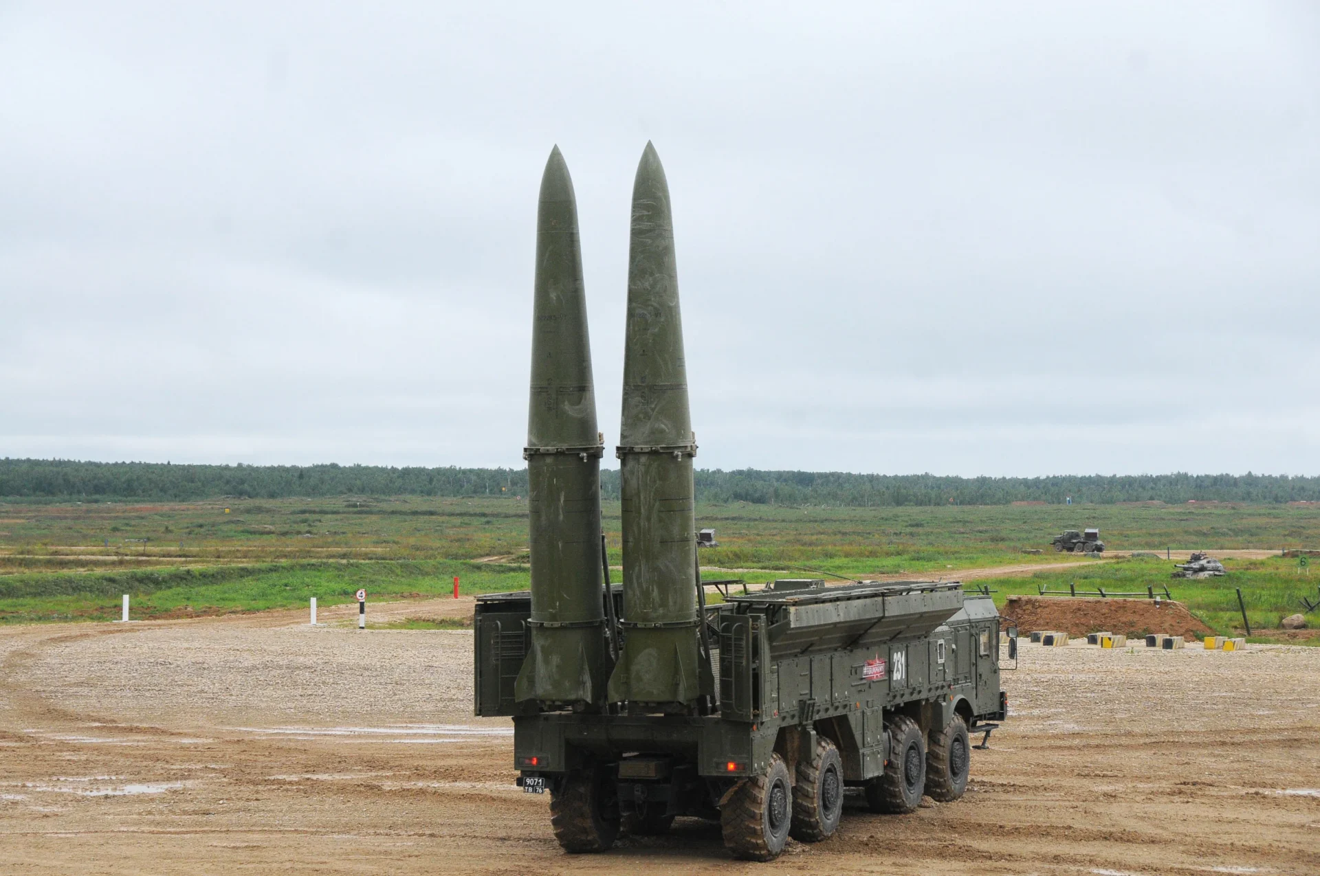 Așa-numitele arme nucleare tactice pot fi lansate pe sisteme mobile de rachete balistice cu rază scurtă de acțiune, cum ar fi „Iskander” prezentat aici. Credit: Pavel Sarychev/Alamy Stock Photo