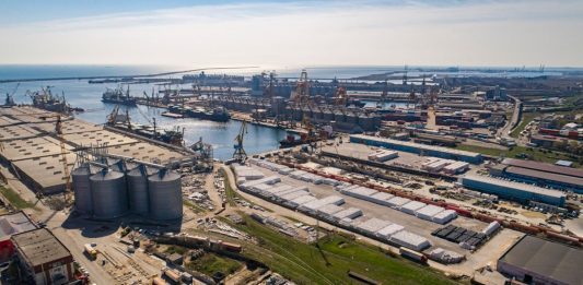 Constanța vs. Rotterdam. De ce este o minciună ideea că olandezii se tem de portul românesc