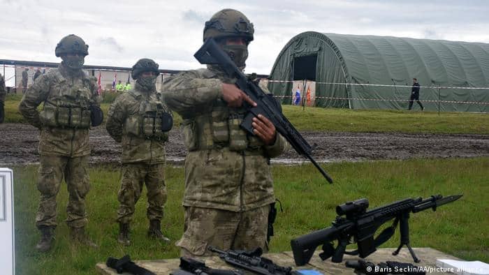 Expunere achipamente militare la JAPDD Foto Baris Seckin/AA/picture alliance