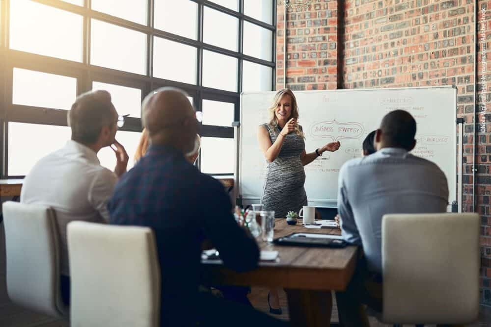 Până în 2026, femeile ar trebui să dețină 40% din pozițiile de top în companii © AdobeStock/Nola Viglietti/peopleimages.com