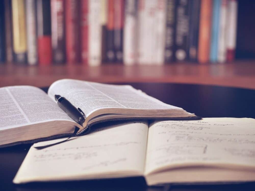 De ce multe lucrări de doctorat din România se dovedesc irelevante din punct de vedere academic