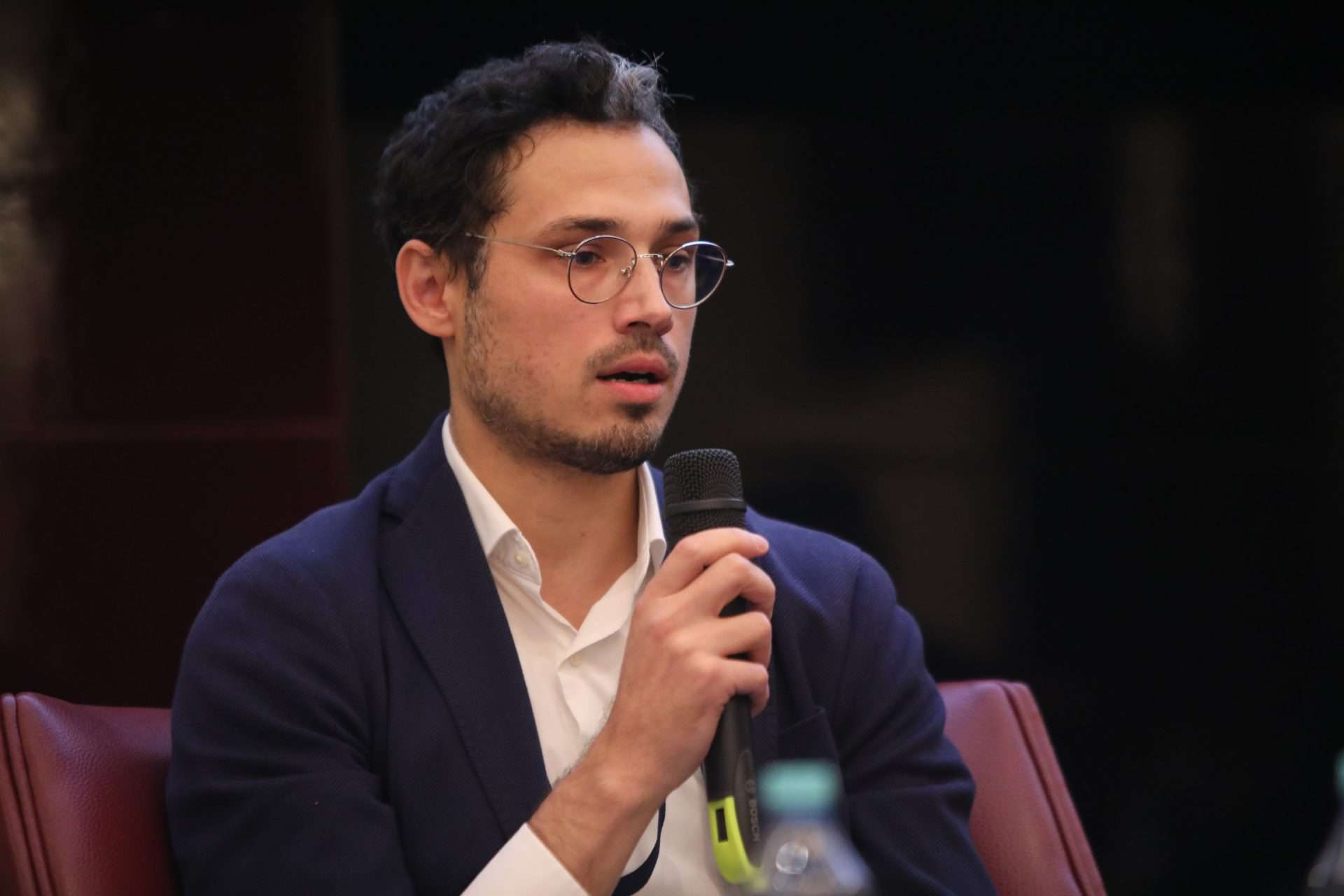 Denis Cenușă, analist de risc politic stabilit în Germania, unde își urmează studiile doctorale la Universitatea Justus-Liebig din Giessen