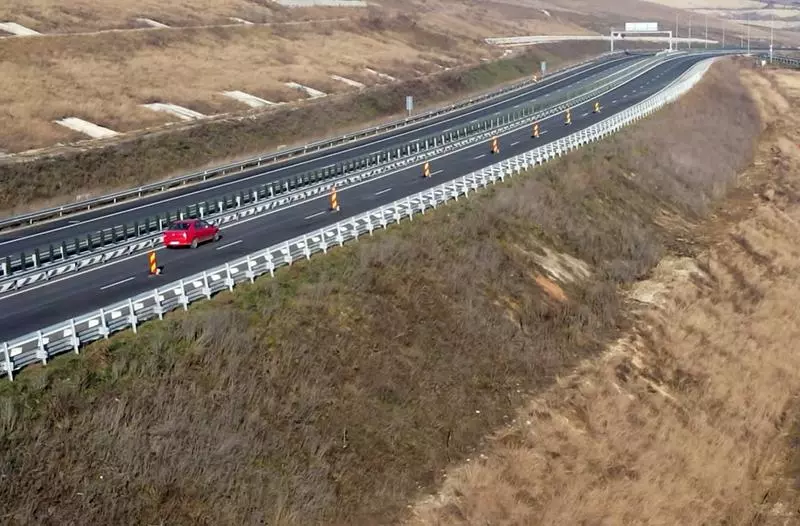 Traficul rutier pe o porțiune din Autostrada A10 Sebeș - Turda, la nord de Alba Iulia, a fost restricționat la o bandă pe sens
