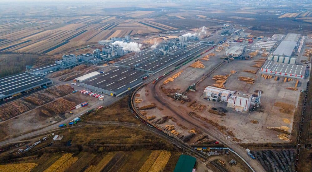 Fiscul din Iași a prins gigantul austriac Egger că își diminua profitul prin contracte intragrup de zeci de milioane de lei. Foto Casian Mitu