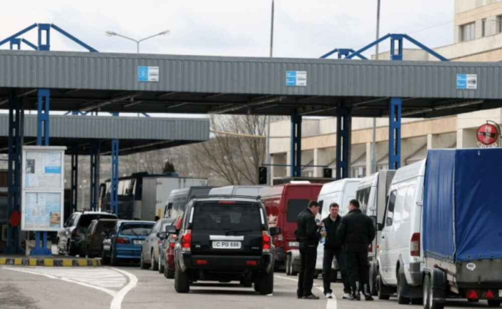Începând de ieri, verificările la Vama dintre România şi Republica Moldova se fac doar într-un singur punct, nu ca până acum.