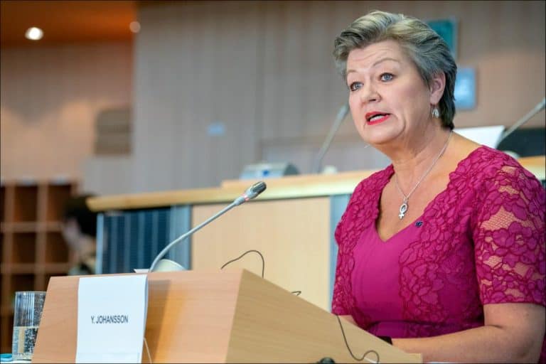 Oficiali europeni recunosc că România şi Bulgaria sunt ţinute nejustificat în afara Schengen, din cauza unor probleme care nu ţin de ele.