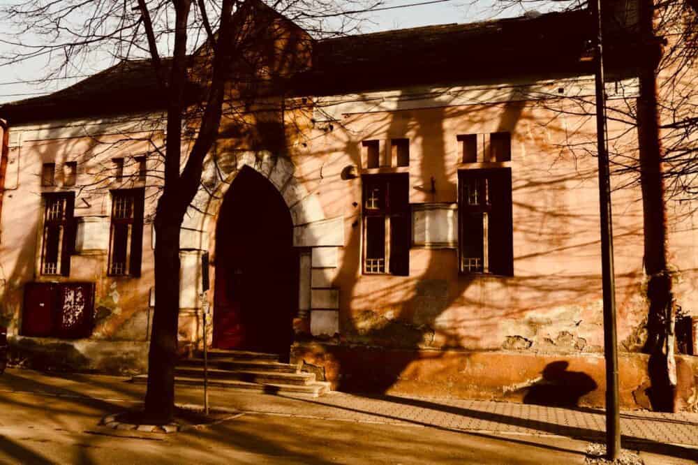 Cinematograful Omnia Bistrița Sursă foto Facebook Asociația pentru Patrimoniul Transilvan Siebenburgen Bistrița