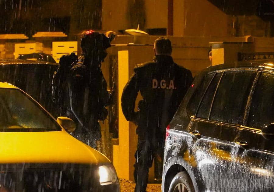 Imagine perchiziție vila polițist de frontieră din Bihor Sursă foto ebihoreanul.ro