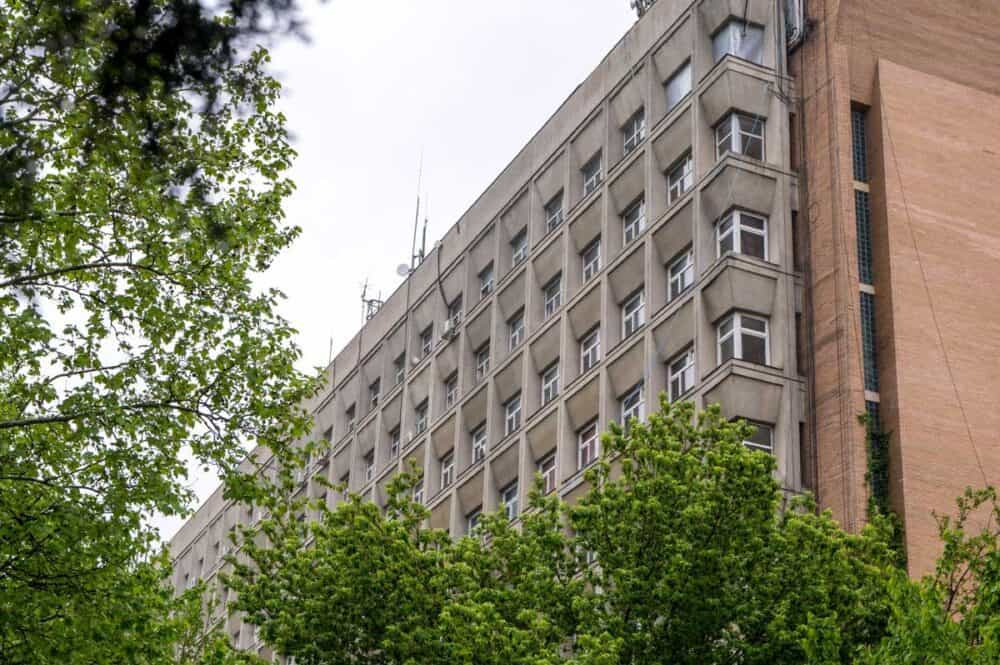 Profesor la Facultatea de Jurnalism București, acuzat de zeci de studenți că îi jignește și umilește la cursuri