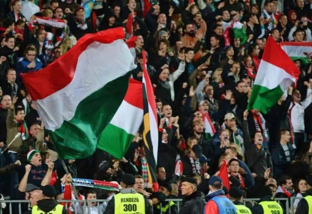 Maghiarii pot afișa la meciurile naționalei de fotbal steagul Ungariei Mari. Decizie UEFA