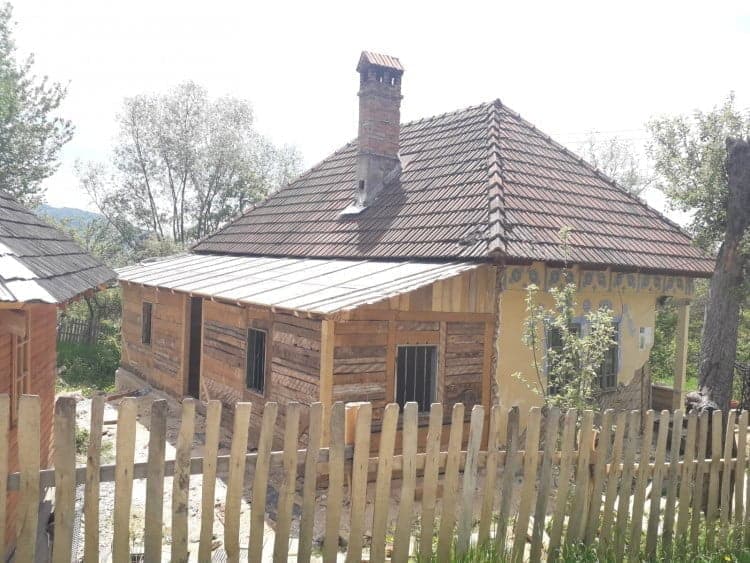 Elisabeta Rizea nu aduce voturi. Casa eroinei, renovată exclusiv din fonduri private