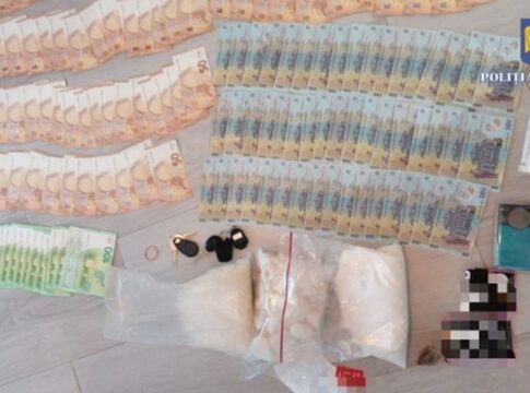 Peste două kilograme de droguri de mare risc, descoperite după o percheziţie în Mamaia Nord