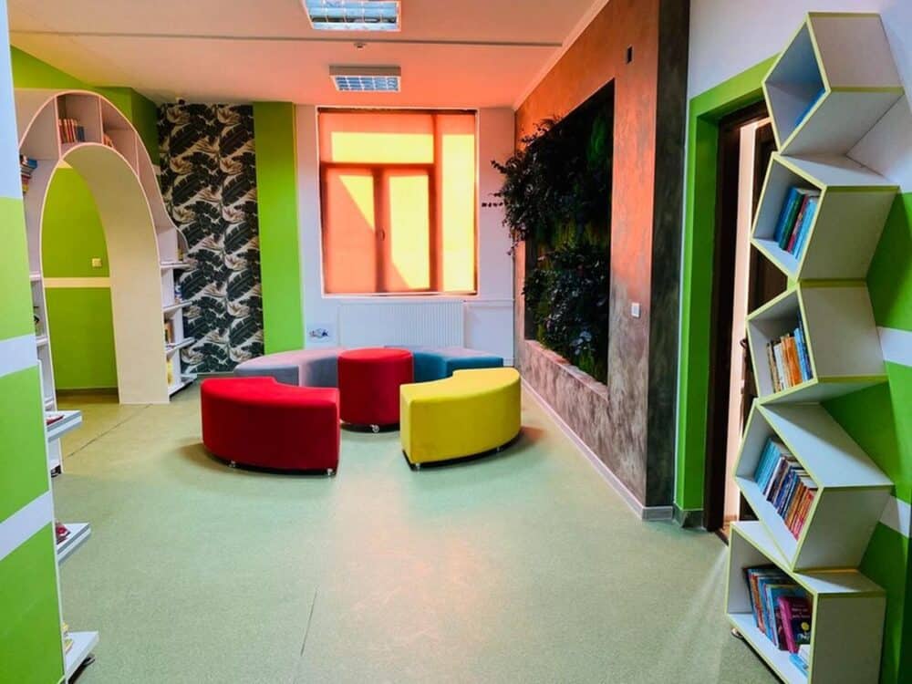 Design modern și primitor la un liceu din Galați. „Școala trebuie să fie un spaţiu vesel, care să inducă o stare de bine”