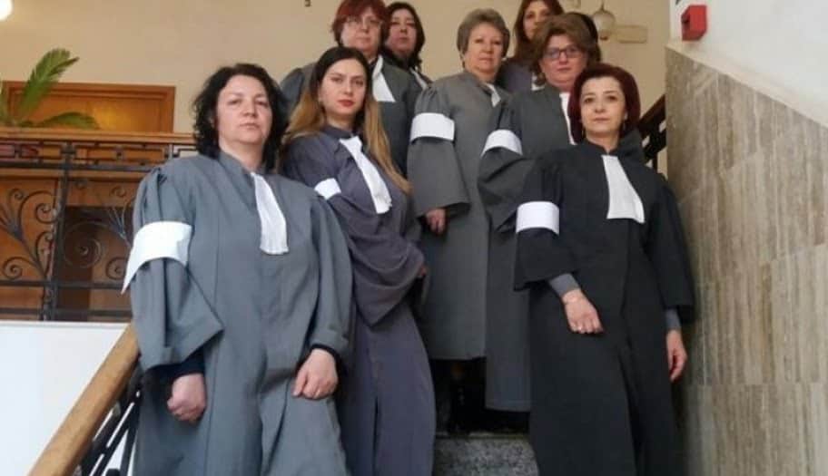 Aproape jumătate dintre consilierii de probaţiune din Iaşi au intrat în grevă generală începând de miercuri, 3 mai. 
