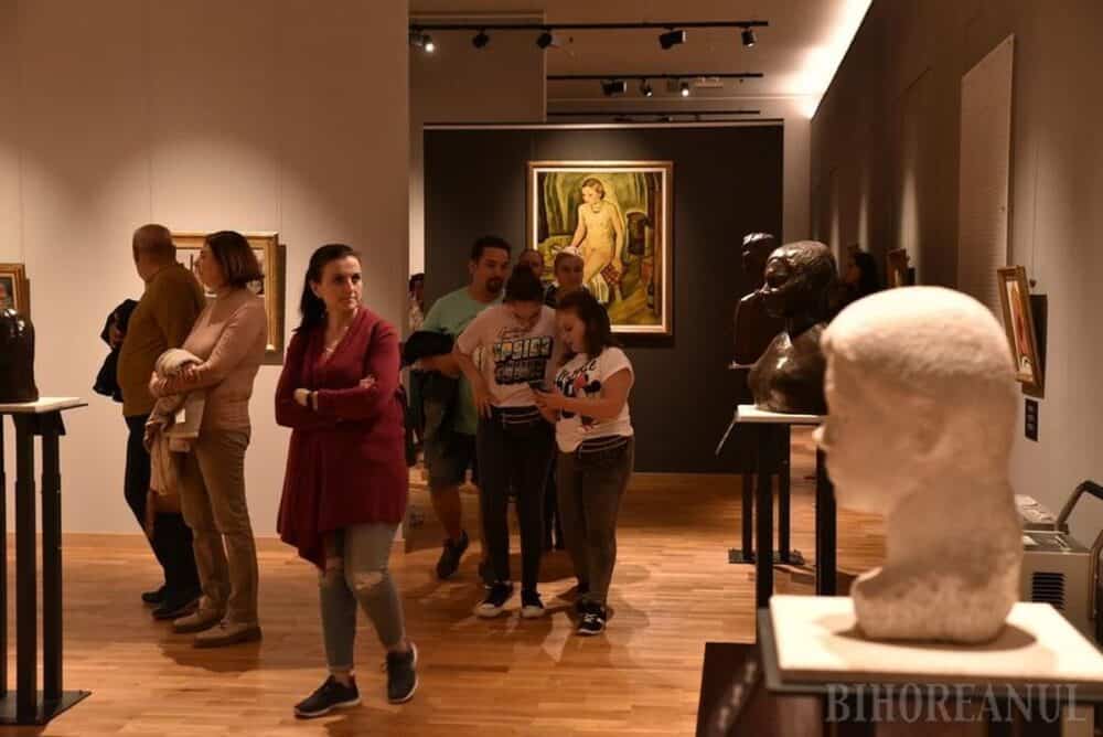 Mii de orădeni au participat la Noaptea Muzeelor. Cozi la obiectivele culturale și turistice din oraș