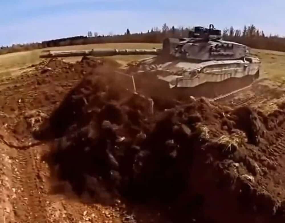 „Dinții de dragon”, folosiți de Rusia pentru blocarea armatei ucrainene, înlăturați de tancurile Challenger 2 în câteva secunde
