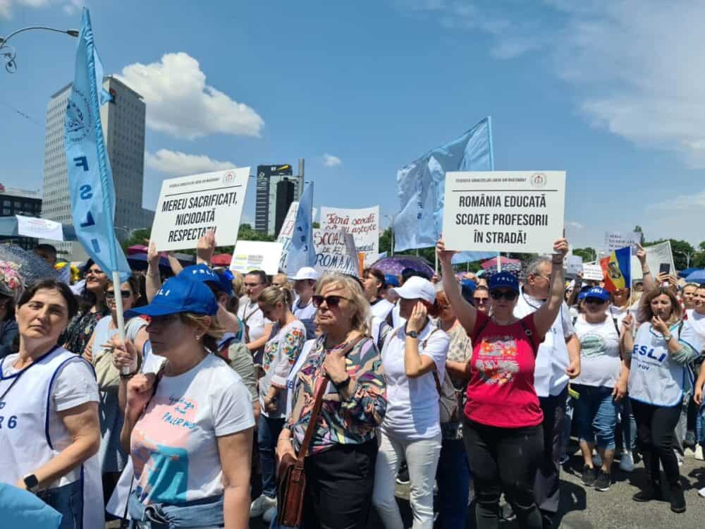 Profesorii rămân în grevă. Lider de sindicat: Acțiunile de protest continuă de marți încolo