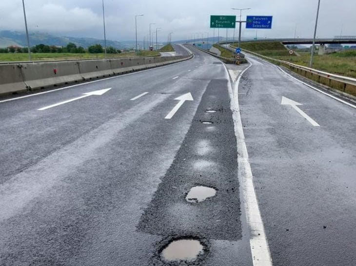 Pe două porțiuni ale autostrăzii A10 Sebeș – Turda traficul este restricționat, în urma unor noi degradări,