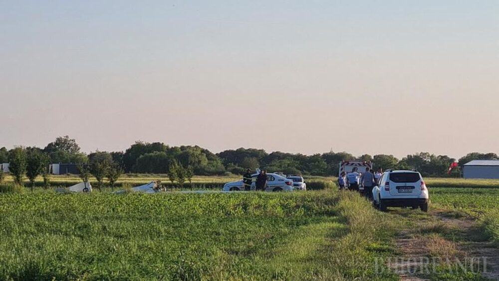Un pilot a murit după ce s-a prăbuşit cu planorul lângă un aerodrom, în Bihor