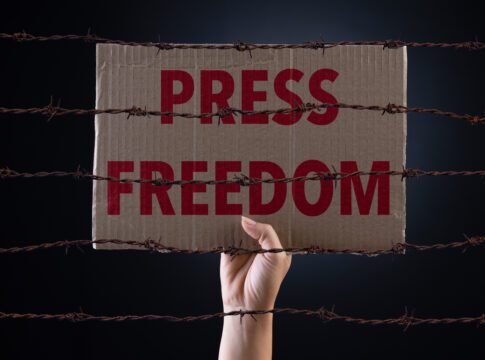 S-a implementat poziția PE în ceea ce priveşte protecția jurnaliştilor şi a surselor acestora, în Actul European privind Libertatea Presei.