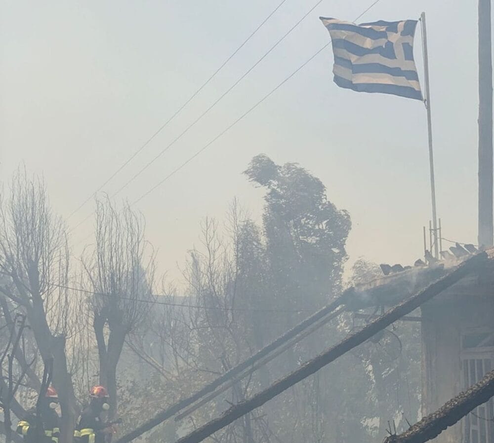 Atenţionare de călătorie în Grecia. Pericol de extindere a incendiilor de vegetaţie de gradul 5