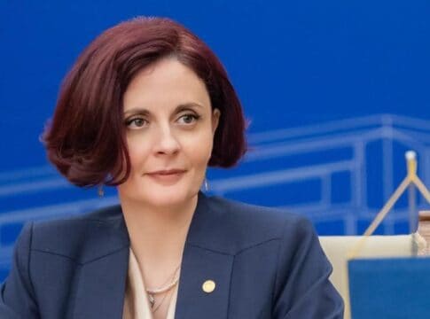 Fosta consilieră a fostului premier Ciucă, Mădălina Turza, demisă în urma scandalului azilelor groazei, acuză impocrizia unora dintre românii care s-au declarat revoltați de dezvăluiri.
