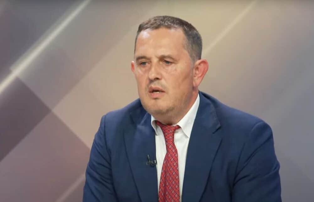 Aktual24: Gheorghe Piperea, în război și cu Meteorologia: „De ce telefonul arată 35 de grade, iar bordul mașinii și televiziunile arată 42 sau chiar 47,5 grade?”