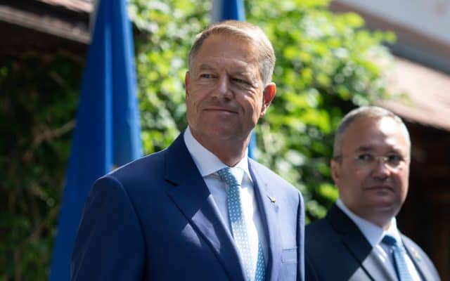 Iohannis a promulgat Legea Pensiilor Speciale - Plenul Camerei Deputaţilor a adoptat, luni, 16 octombrie, proiectul de lege