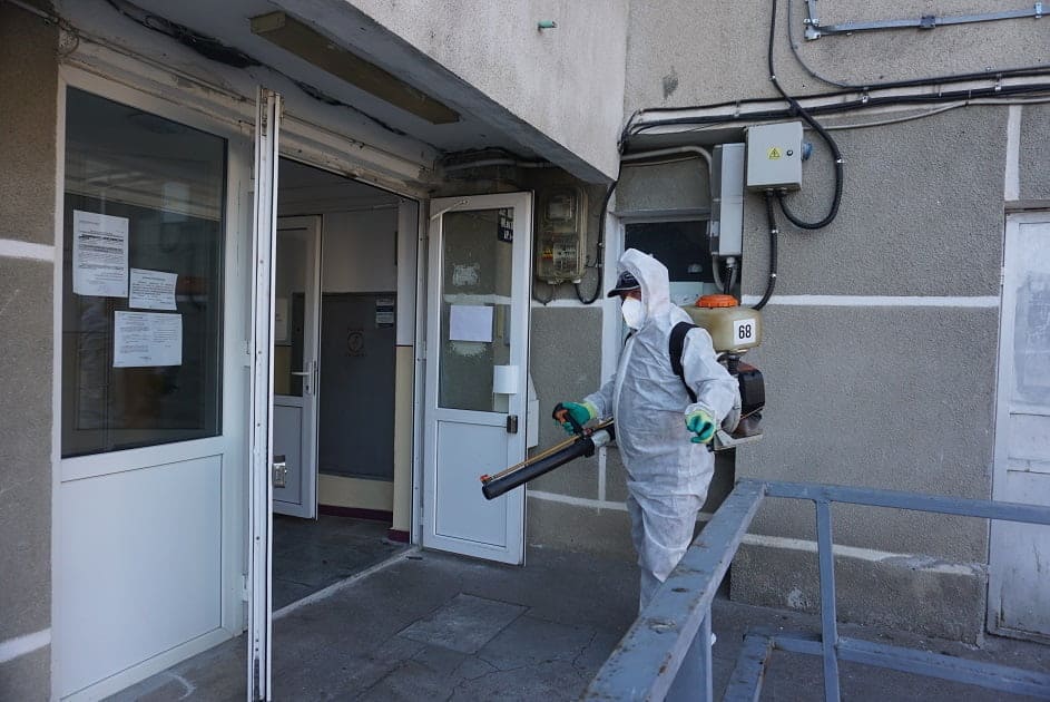 BOTOȘANI Dezinsecția din pandemie, anchetată de DNA - primarul e în vacanță în Franța, angajații la audieri