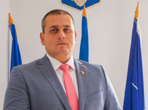 Subprefectul PSD de Argeș îl acuză pe prefectul liberal că foloseşte abuziv instituţiile de control