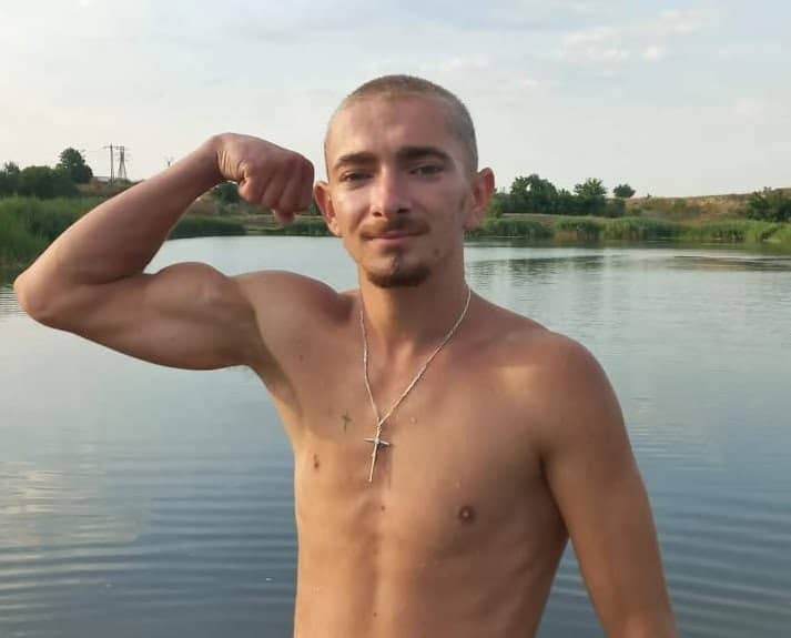 VIDEO Tânărul băut care a pus Poliția vrânceană pe jar, oprit cu focuri de armă după o urmărire ca-n filme, scăpat de instanță de arest