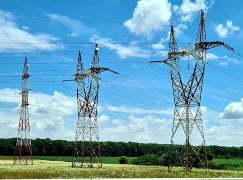 Cât de veche este rețeaua de electricitate din România - pe hârtie, planurile de investiții în energie arată bine, pe teren, nu