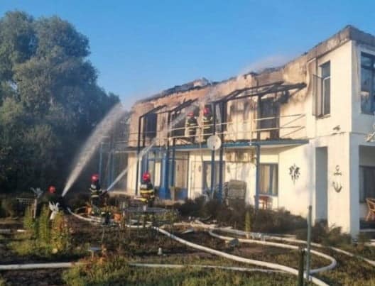 Fostul ministru și deputat de Vrancea, Miron Mitrea, a rămas fără vila din Delta Dunării. Un fost angajat i-a dat foc