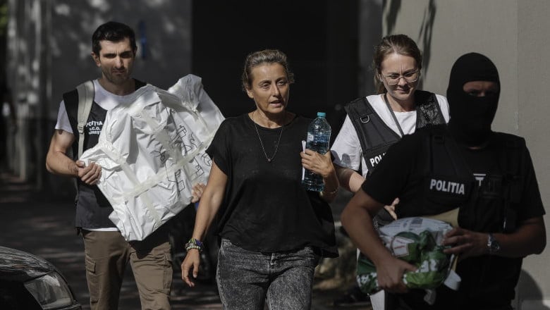 Mama lui Vlad Pascu a fost reținută 24 de ore, cu propunere de arestare preventivă. FOTO: Inquam Photos/ Octav Ganea.