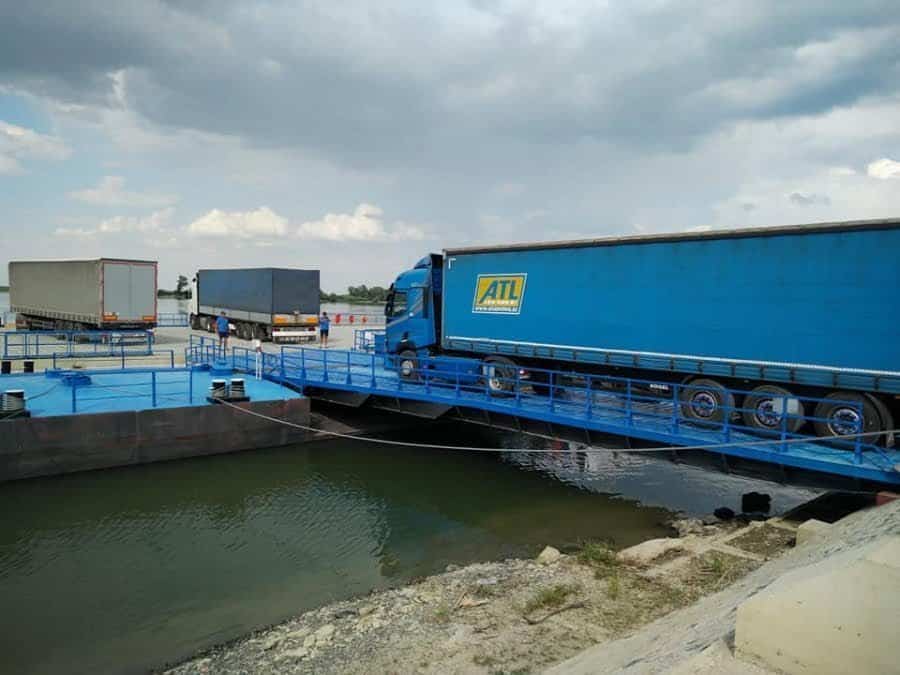 Navrom Bac a reluat cursele între Isaccea și Orlivk - traversările cu bacul între România și Ucraina, începând de duminică