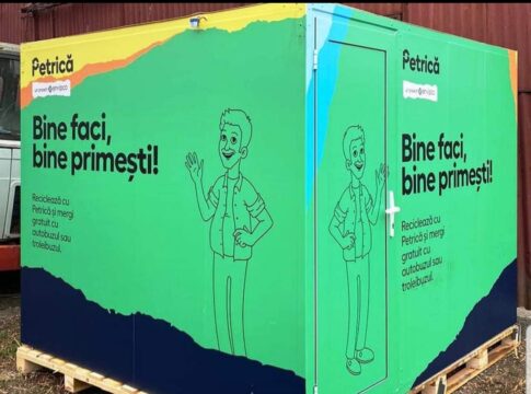 VIDEO Vorbe, nu fapte - Primăria Focșani a cumpărat un automat de colectat deșeuri reciclabile care zace de un an în depozit