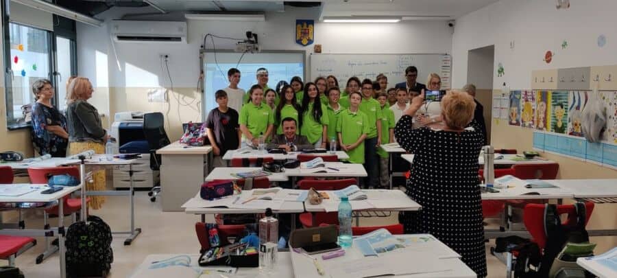 Copiii de la Școala „Sf. Andrei” din Sectorul 6 au răspuns întrebărilor despre energia verde și au câștigat un tricou